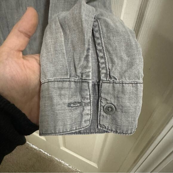 💥CLOTH & STONE Gray Chambray Split Back Button Down Shirt Women’s Small Anthro - Picture 7 of 11